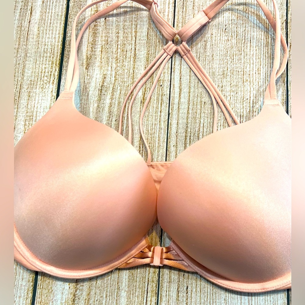 Victoria Secret bombshell plunge Bra 36C